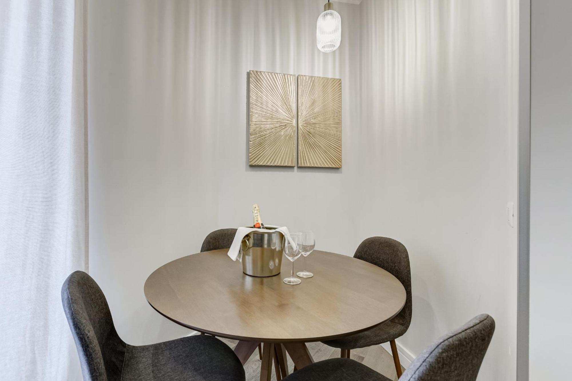 Trastevere-Royal Orchid Apartment โรม ภายนอก รูปภาพ